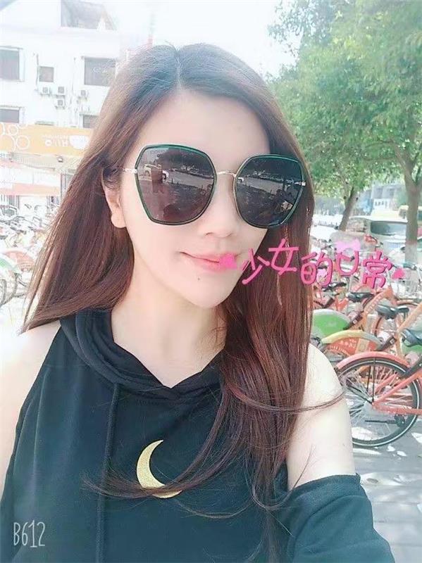 气质佳美女迪丽热巴――李子坝佳佳